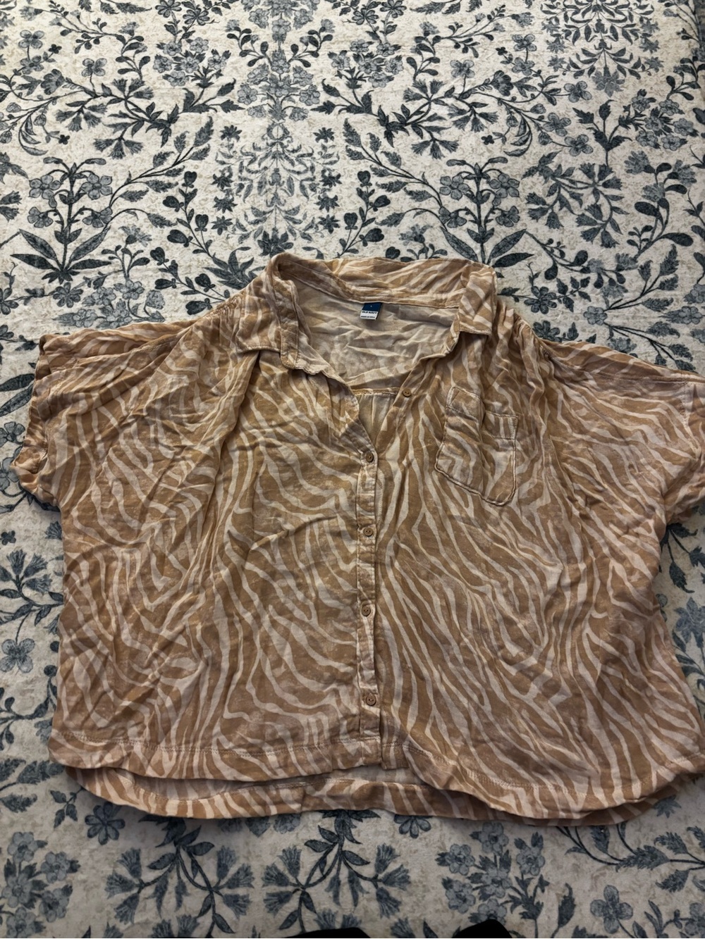 Old Navy Tan and Cream Zebra-Print Button Front Blouse